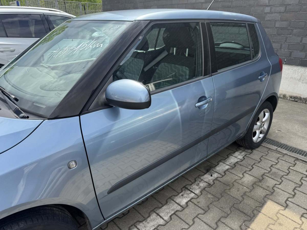 Skoda Fabia 2 original T&uuml;r vorn links 9154 Satin Grey Rohbau Bj.2009